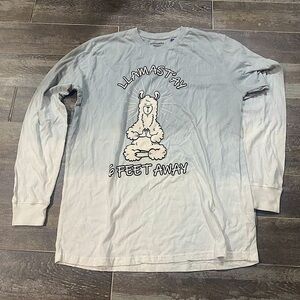 COVID Yoga Llama’Stay 6 Feet Away Funny T-Shirt 🏠